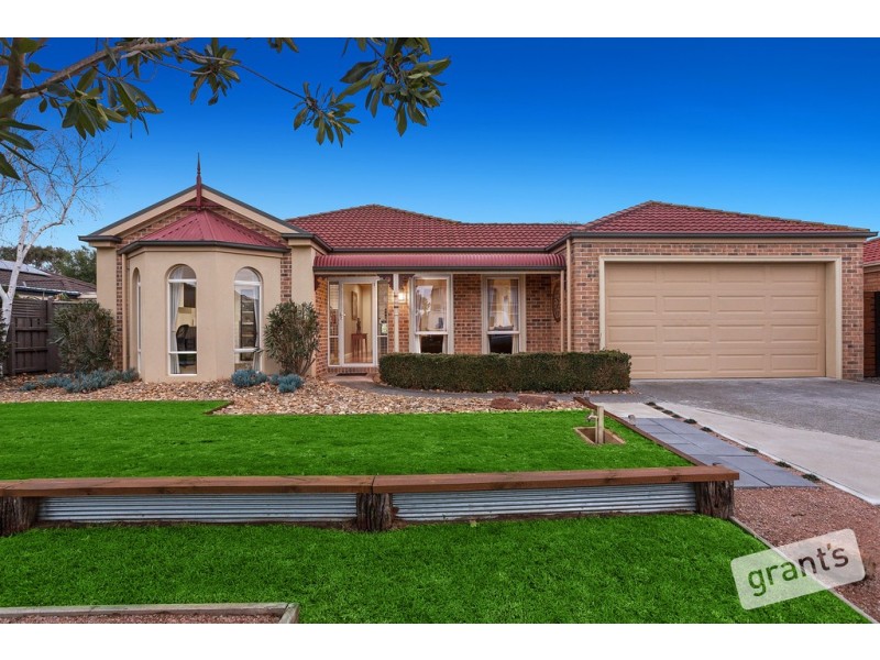 22 Blandford Crescent, Narre Warren South VIC 3805