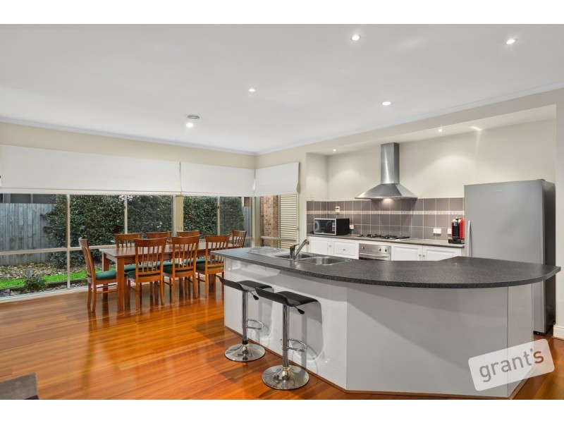 22 Blandford Crescent, Narre Warren South VIC 3805