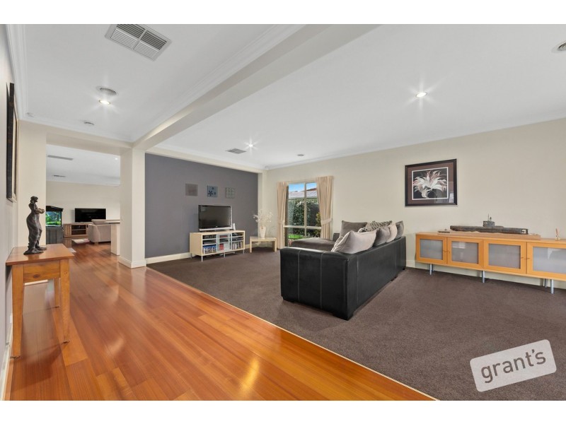 22 Blandford Crescent, Narre Warren South VIC 3805