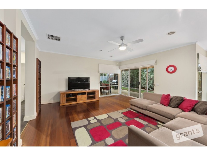 22 Blandford Crescent, Narre Warren South VIC 3805