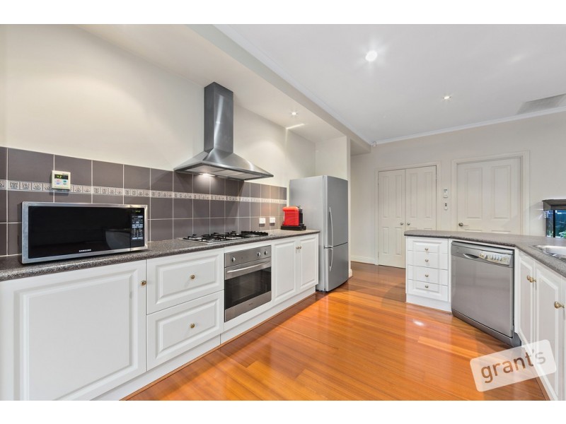 22 Blandford Crescent, Narre Warren South VIC 3805