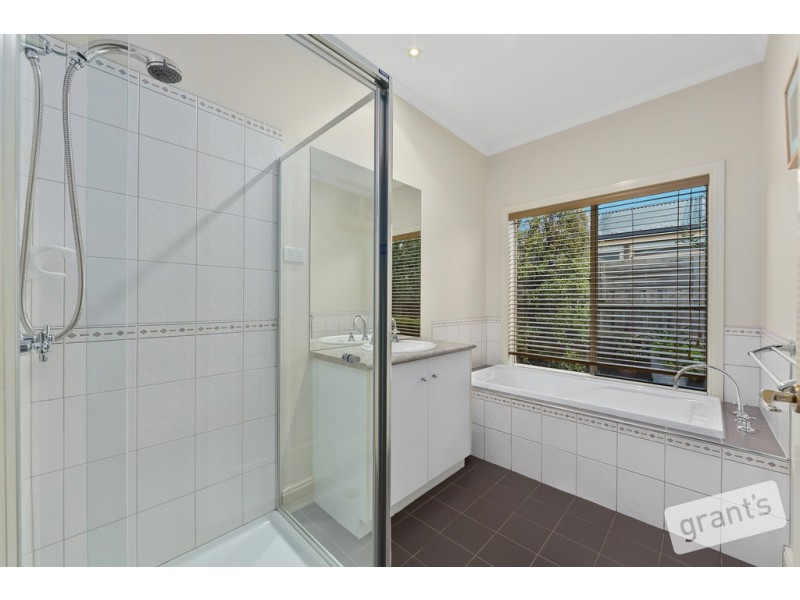 22 Blandford Crescent, Narre Warren South VIC 3805