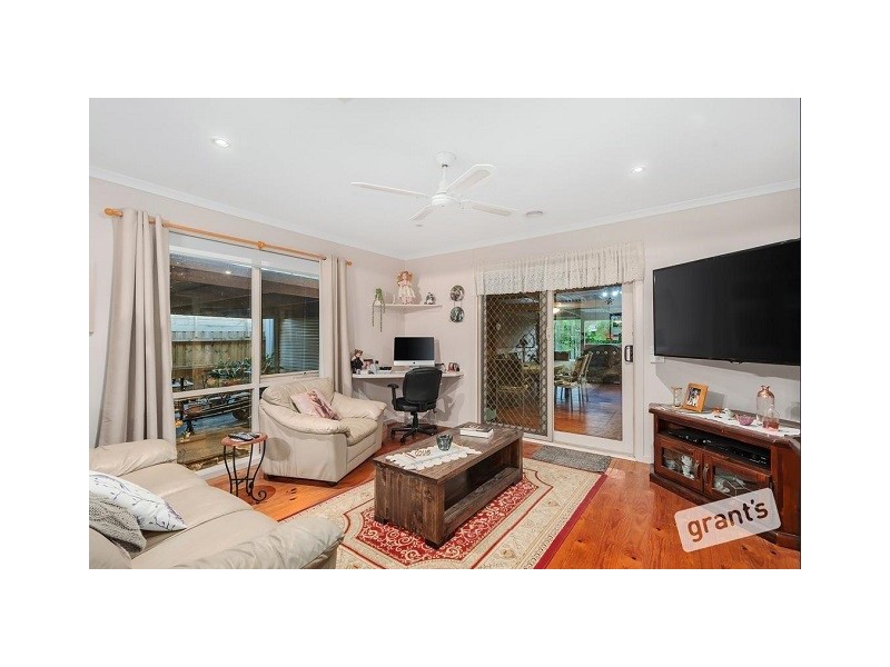 5 Bridle Place, Pakenham VIC 3810