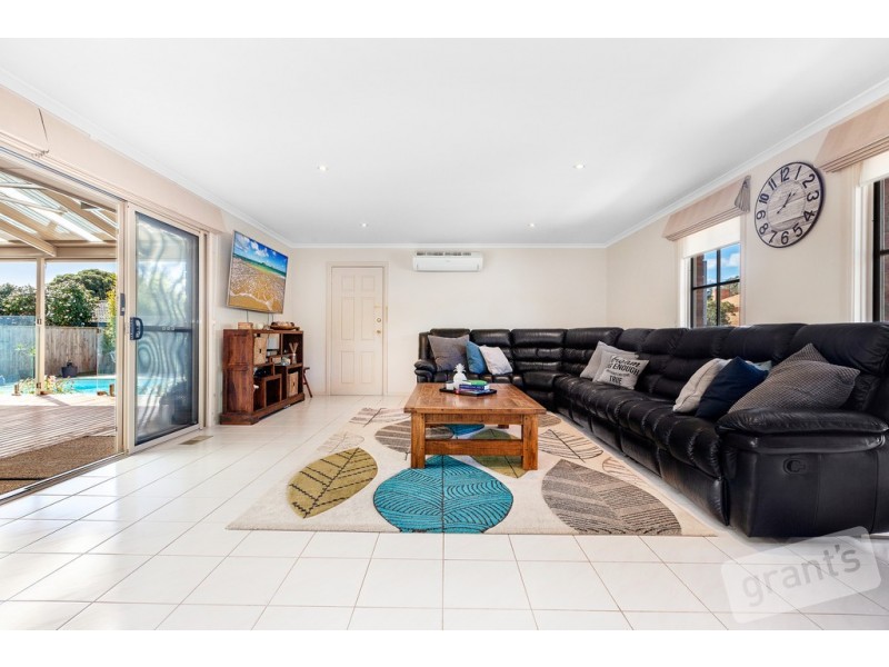 42 Bournevale Drive, Berwick VIC 3806