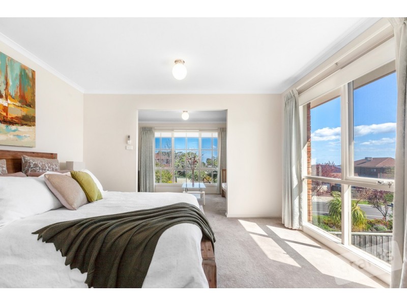 42 Bournevale Drive, Berwick VIC 3806