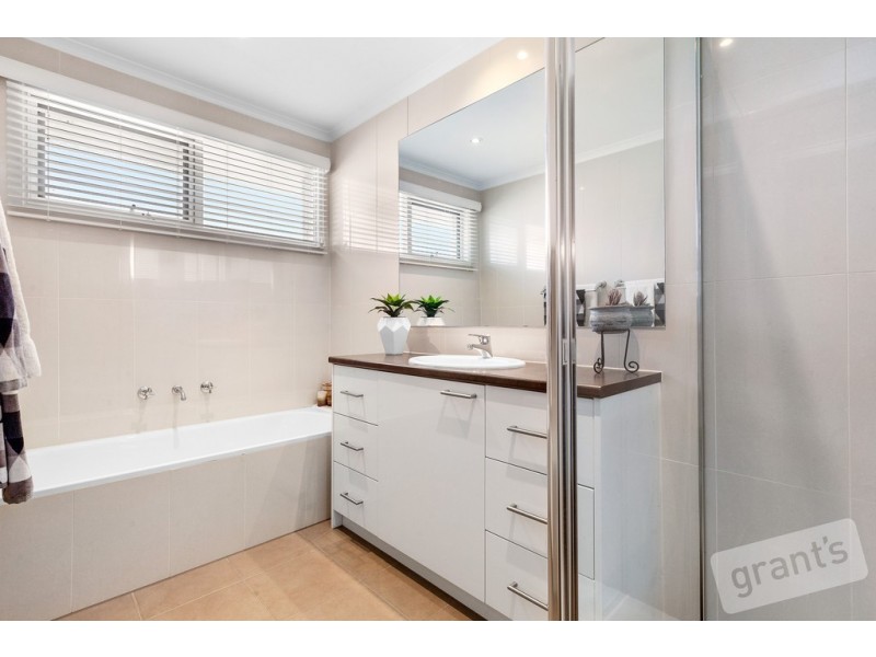 42 Bournevale Drive, Berwick VIC 3806