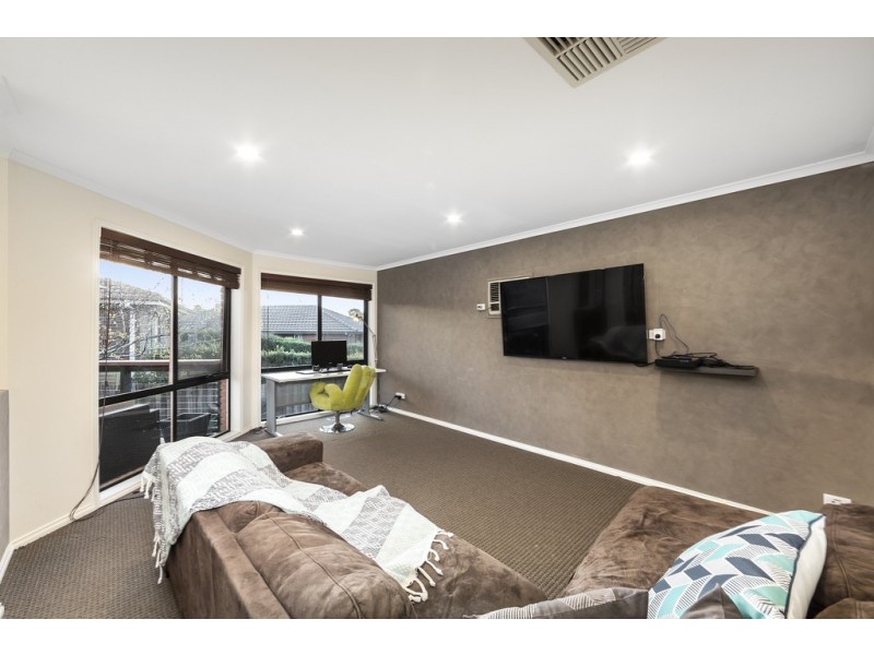 26 Jarryd Crescent, Berwick VIC 3806