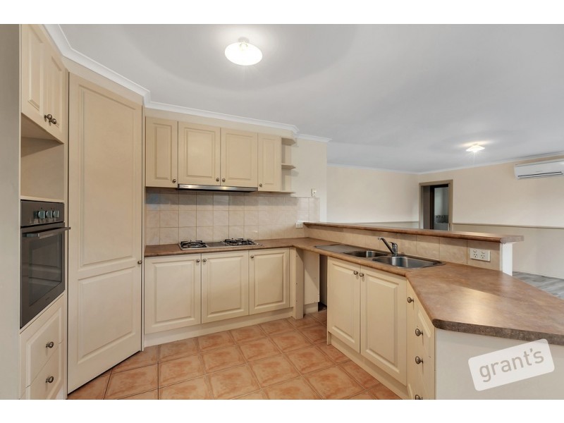 14 Terri-Ester Drive, Berwick VIC 3806