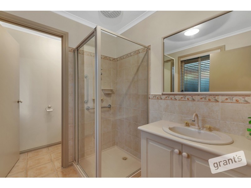 14 Terri-Ester Drive, Berwick VIC 3806