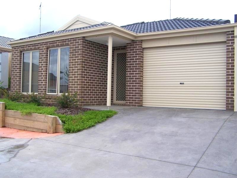 9/51 Leigh Drive, Pakenham VIC 3810
