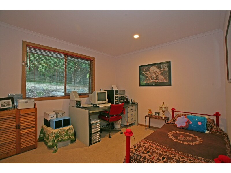 5 Lawrence Drive, Berwick VIC 3806