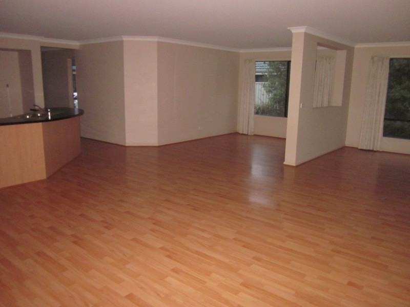 65 Oaklands Way, Pakenham VIC 3810