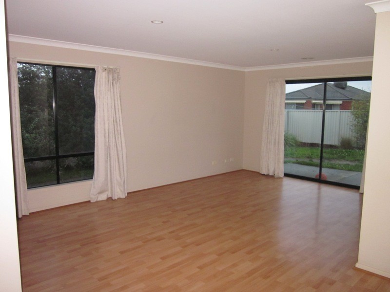 65 Oaklands Way, Pakenham VIC 3810