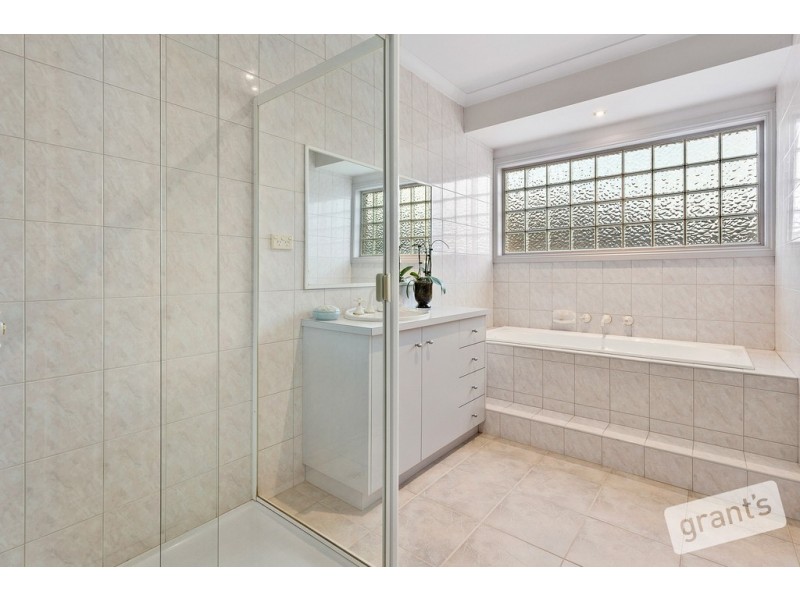 5 Cobblestone Avenue, Narre Warren South VIC 3805