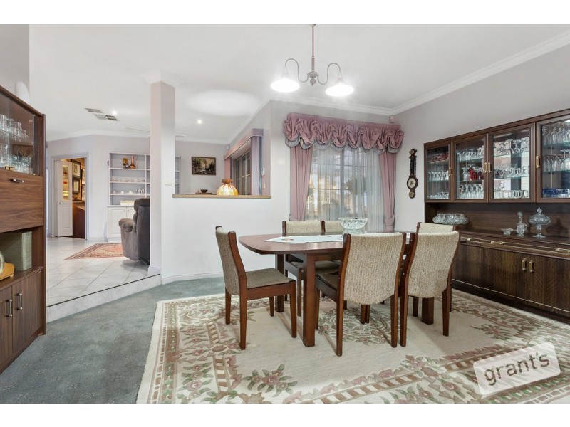 5 Cobblestone Avenue, Narre Warren South VIC 3805