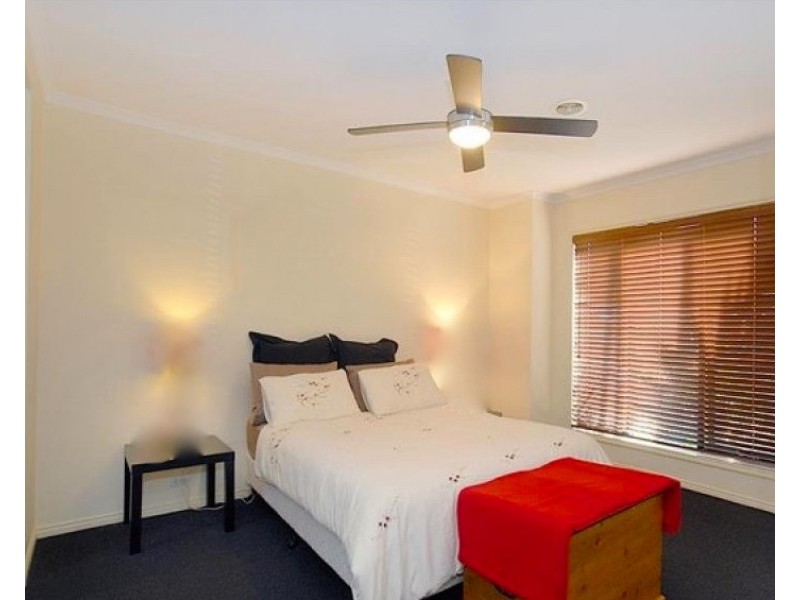 44 Bridgewater Blvd, Berwick VIC 3806