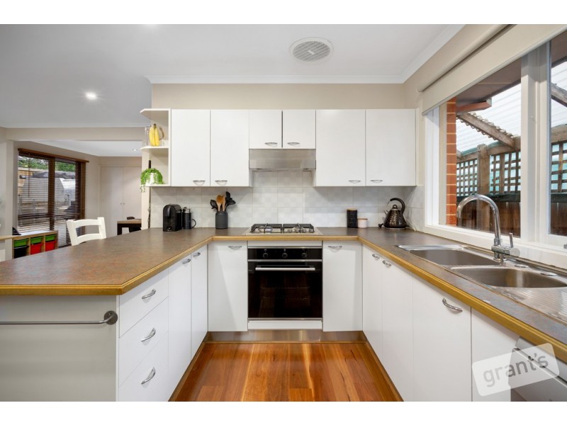 6 Tilba Court, Berwick VIC 3806