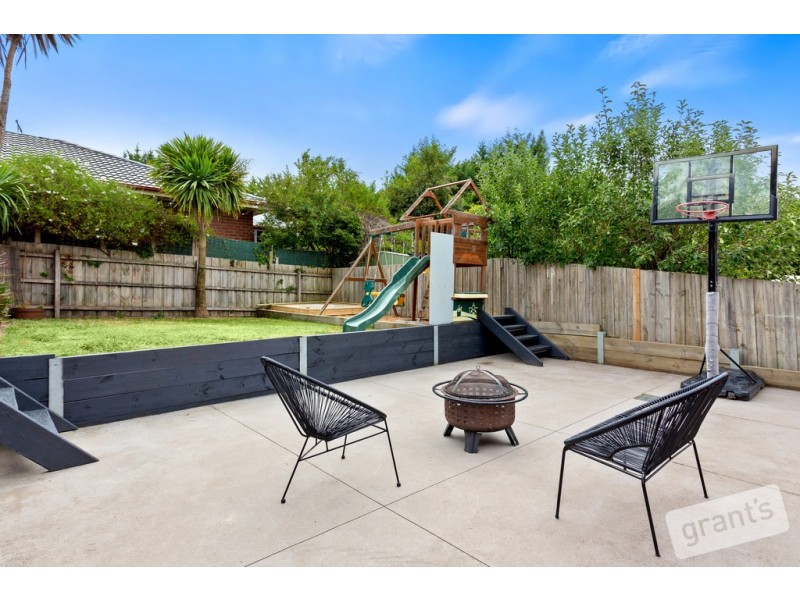 6 Tilba Court, Berwick VIC 3806