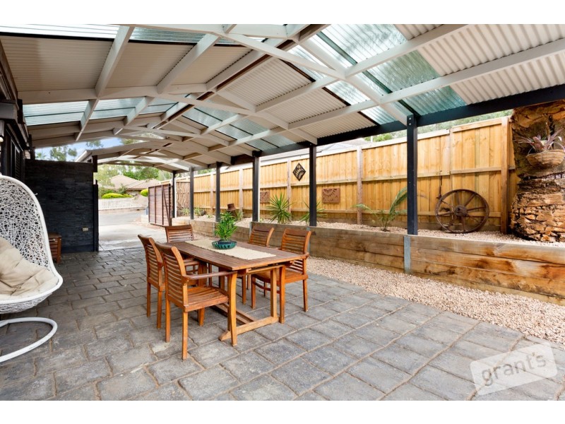 6 Tilba Court, Berwick VIC 3806