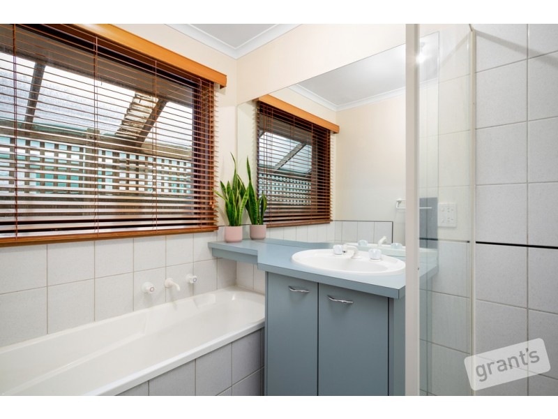 6 Tilba Court, Berwick VIC 3806