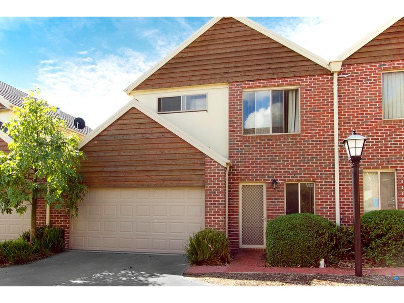 16/2 Jerilderie Drive, Berwick VIC 3806