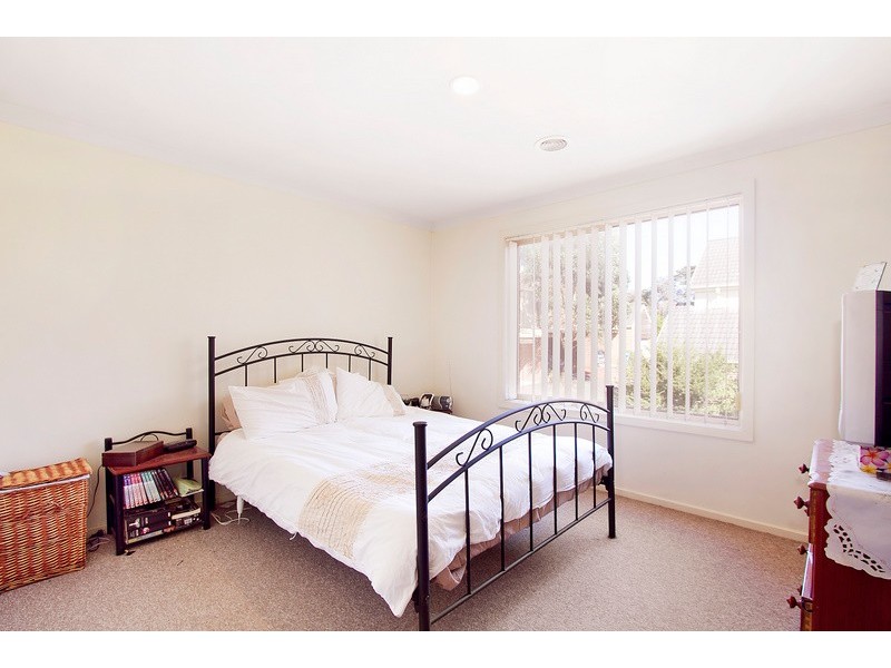 16/2 Jerilderie Drive, Berwick VIC 3806