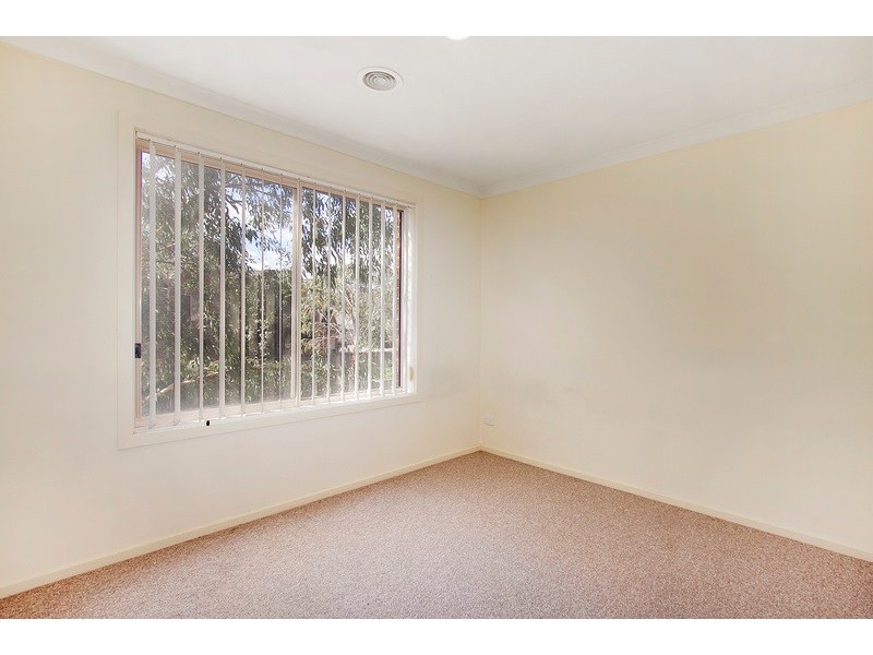 16/2 Jerilderie Drive, Berwick VIC 3806