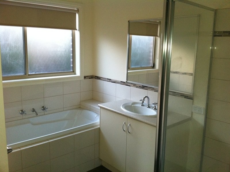 9/51 Leigh Drive, Pakenham VIC 3810