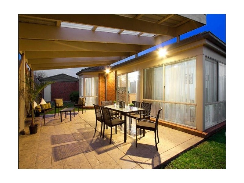 11 Glenn Erin Way, Berwick VIC 3806