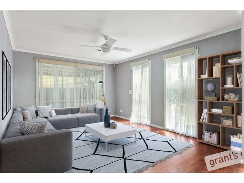 12 Bates Street, Cranbourne West VIC 3977