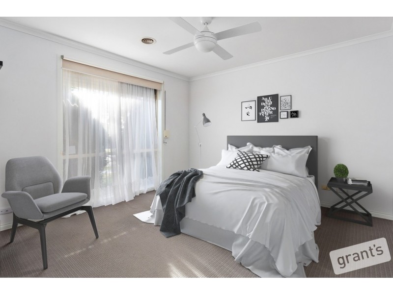 12 Bates Street, Cranbourne West VIC 3977