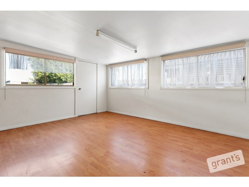 12 Bates Street, Cranbourne West VIC 3977