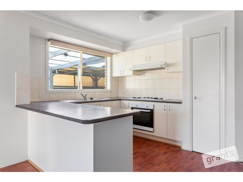 12 Bates Street, Cranbourne West VIC 3977