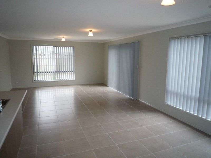 9 Amberley Drive, Pakenham VIC 3810