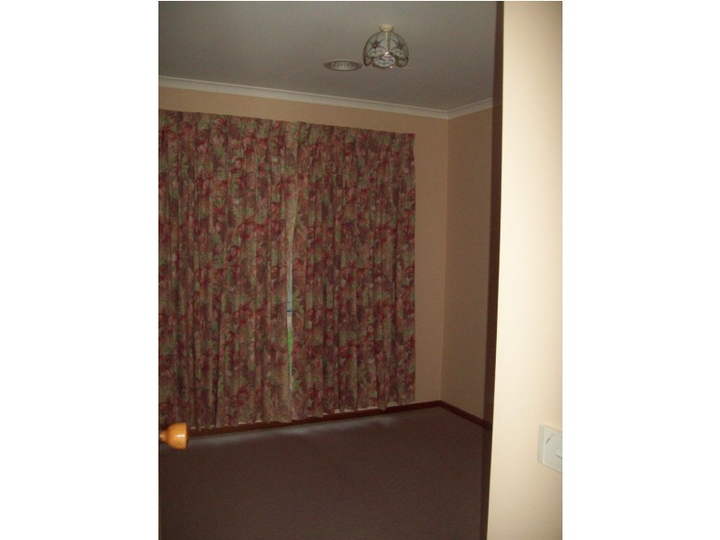 6 Linda Court, Hampton Park VIC 3976