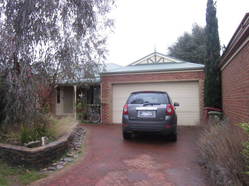 28 Mayfair Crescent, Narre Warren VIC 3805