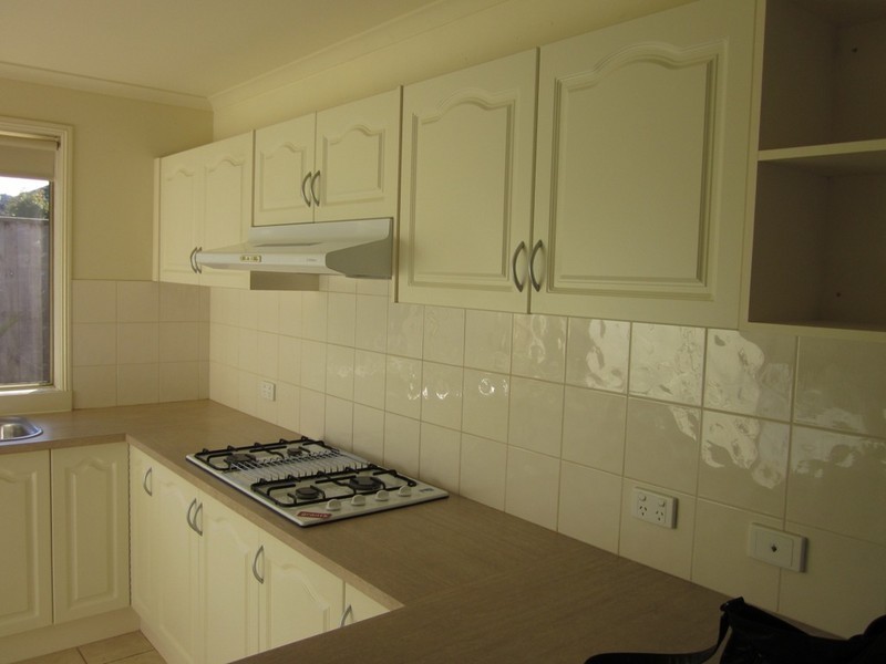 4 Canet Grove, Narre Warren South VIC 3805