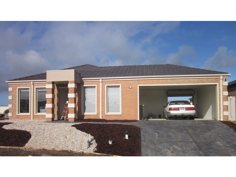 104 Blue Horizons Way, Pakenham VIC 3810