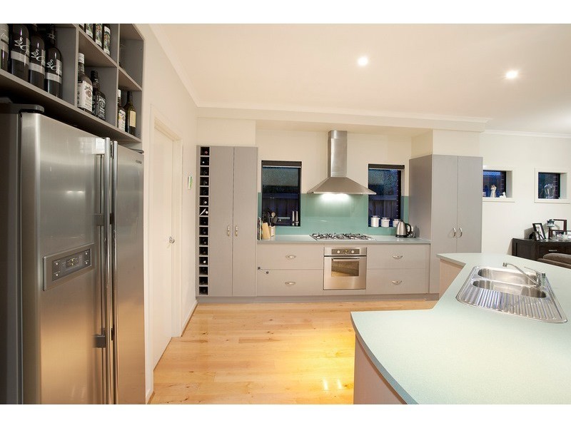 6 Cresta Court, Berwick VIC 3806