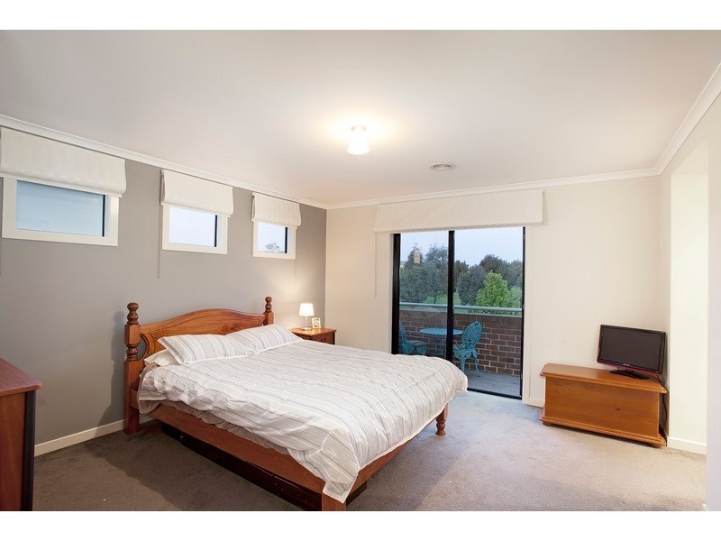 6 Cresta Court, Berwick VIC 3806