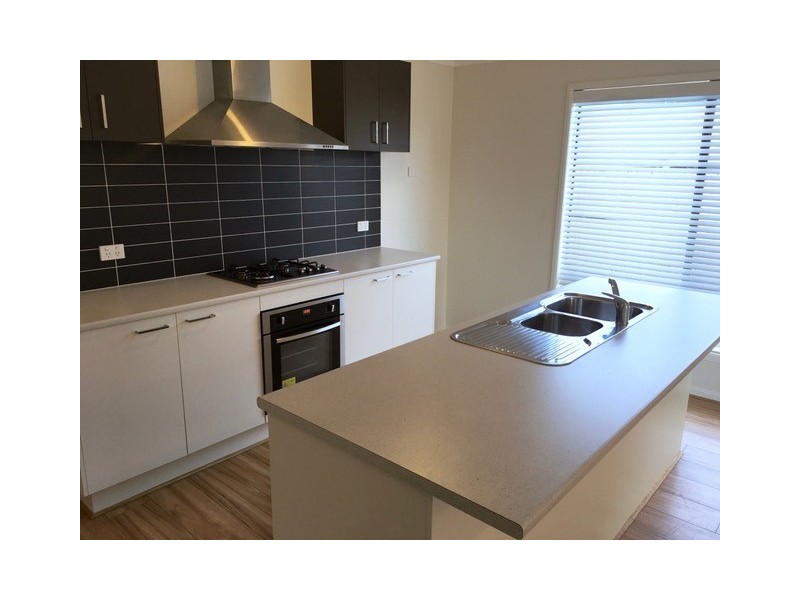 26 Rosina Drive, Officer VIC 3809