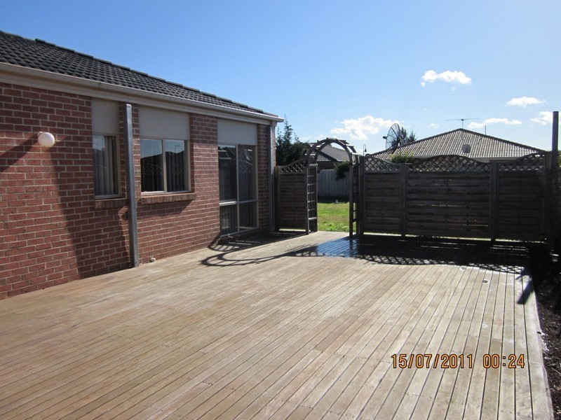 8 Cashel Court, Berwick VIC 3806