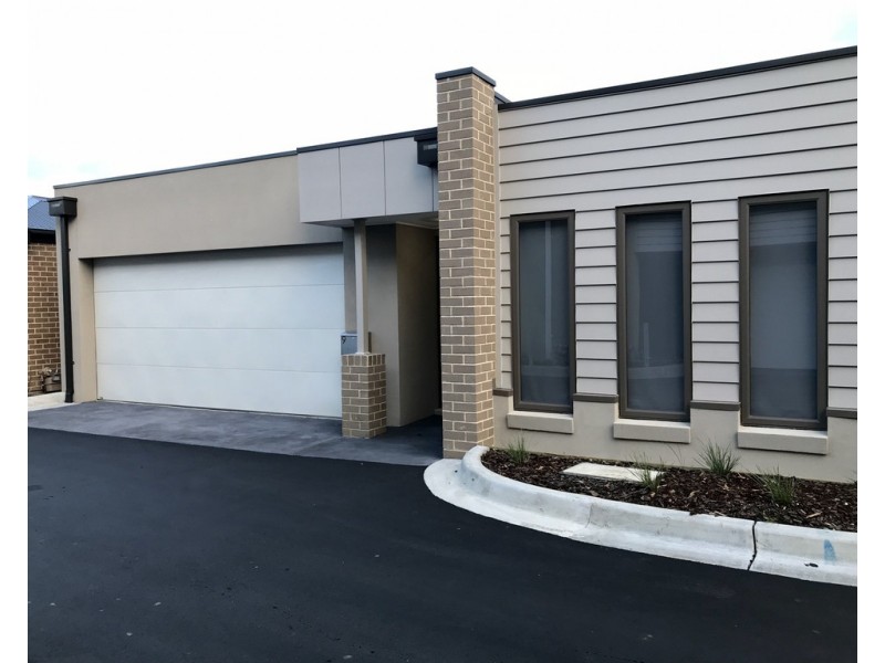 9 Ezra Crescent, Officer VIC 3809