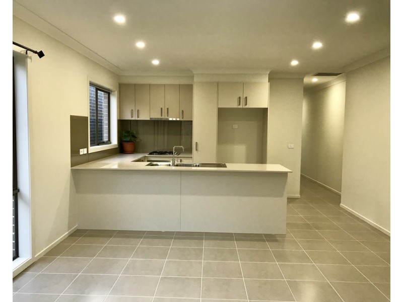 9 Ezra Crescent, Officer VIC 3809