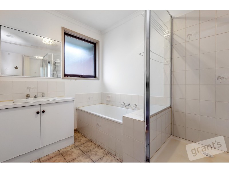 1/11 King David Court, Hampton Park VIC 3976