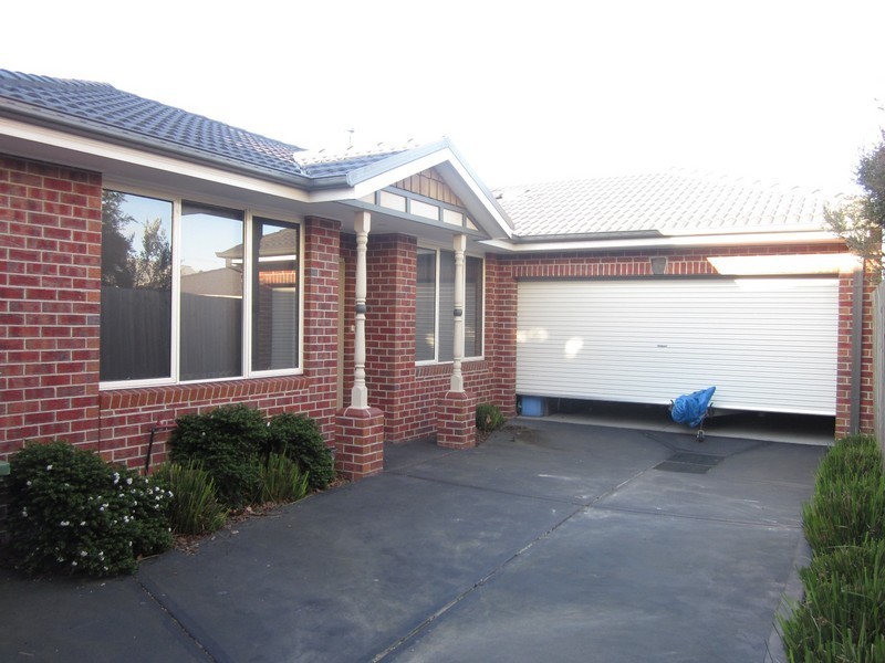 2/30 Woods Street, Beaconsfield VIC 3807