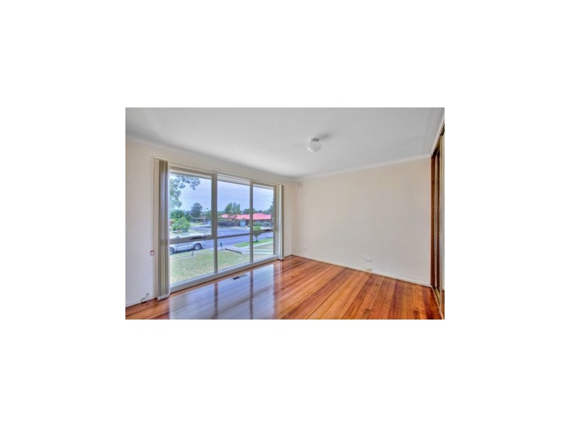 34 Saxonwood Drive, Narre Warren VIC 3805