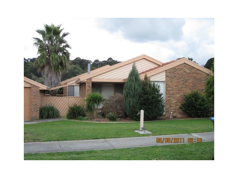 24 Royston Avenue, Berwick VIC 3806