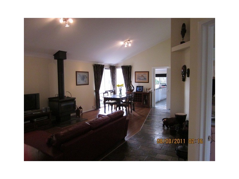 24 Royston Avenue, Berwick VIC 3806