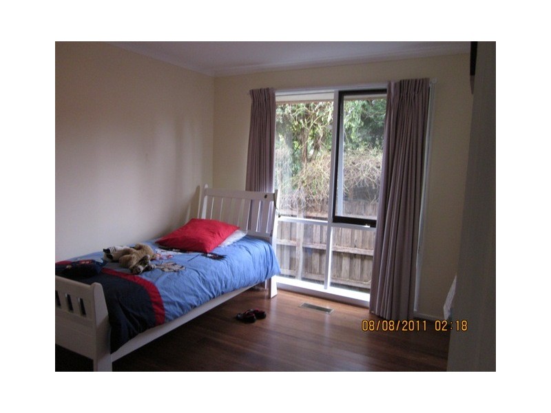 24 Royston Avenue, Berwick VIC 3806